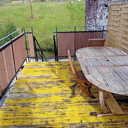 Grand Appartement Avec Terrasse Wignehies Exterior foto